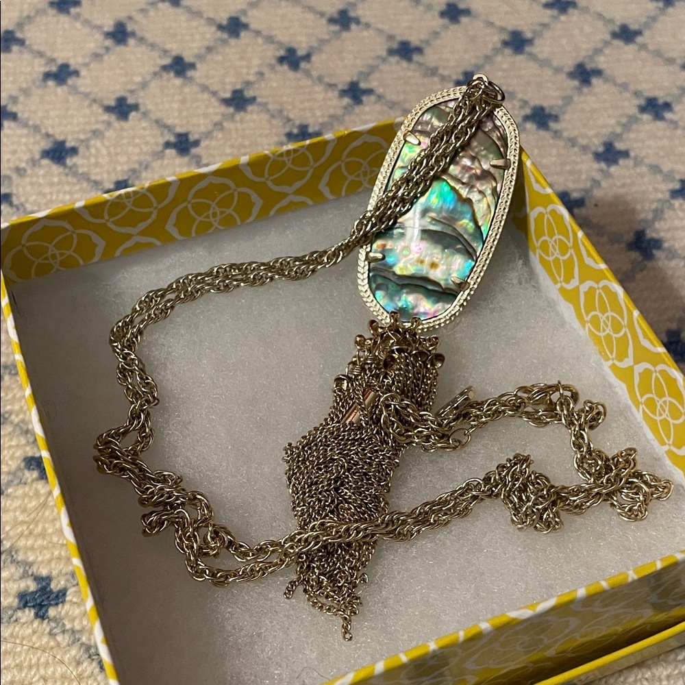 Elegant kendra Scott Abalone Pendant Necklace